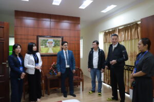 Đoàn cán bộ ĐH Vạn Năng tham quan cơ sở vật chất